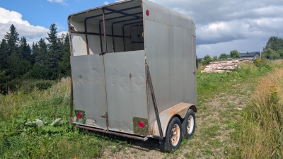 Remorque à chevaux